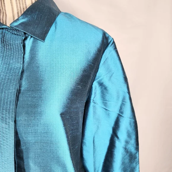 Valerie Stevens Blue Silk Stitch Accent Long Sleeve Hidden Button Top Size Large - Picture 3 of 9